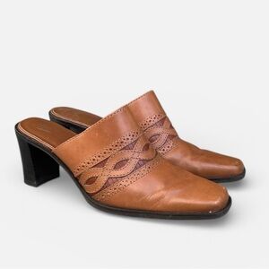 Artiva “Madonna” Leather Square Toe Mule in Caramel Size 8